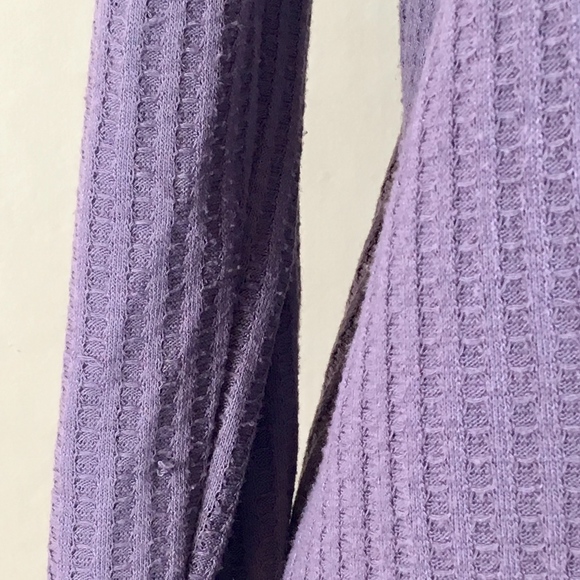 CHASER Purple Waffle Knit Button Cuff Top Medium - Picture 6 of 8